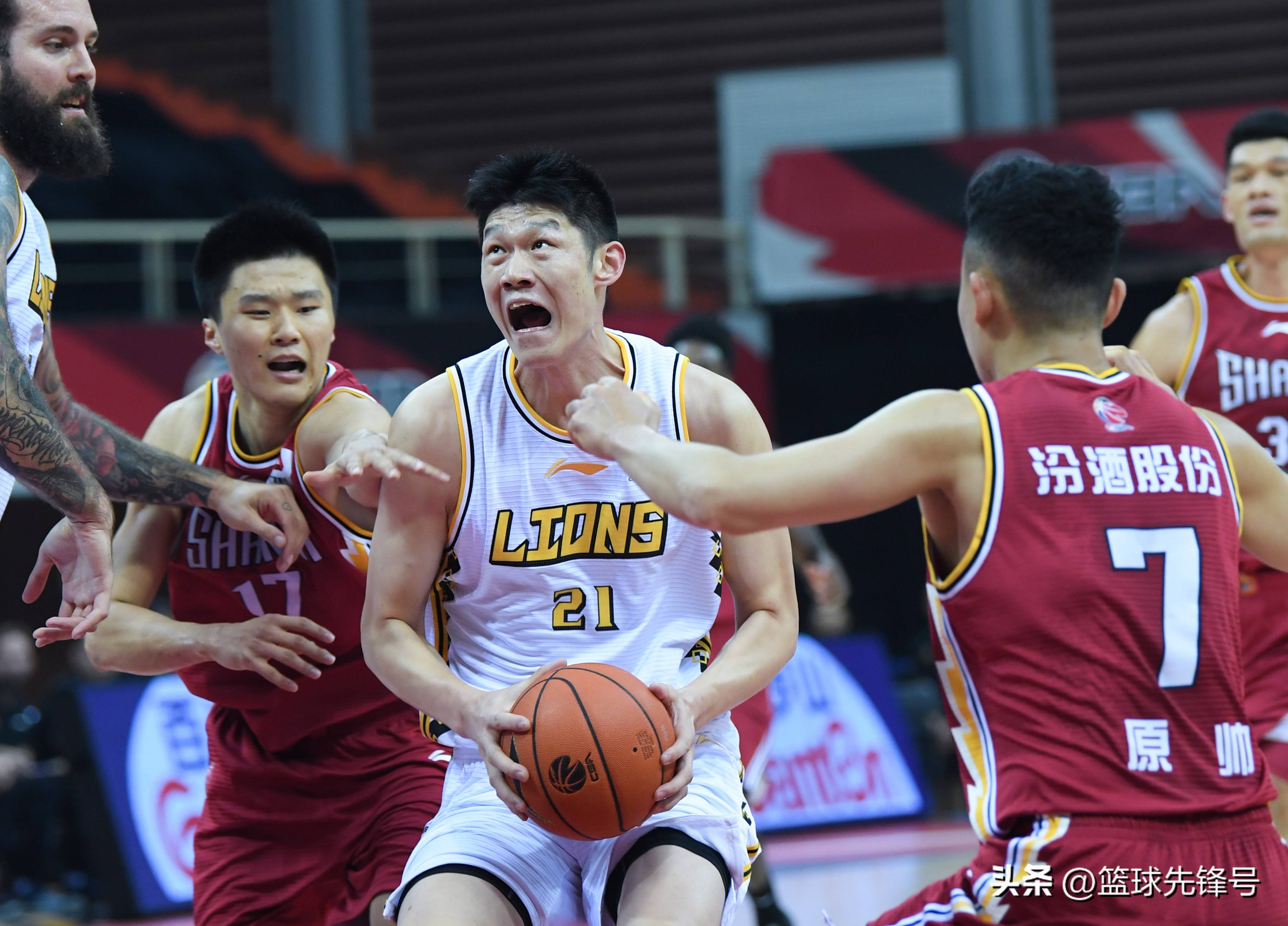 广东男篮击败福建队，全队表现出色